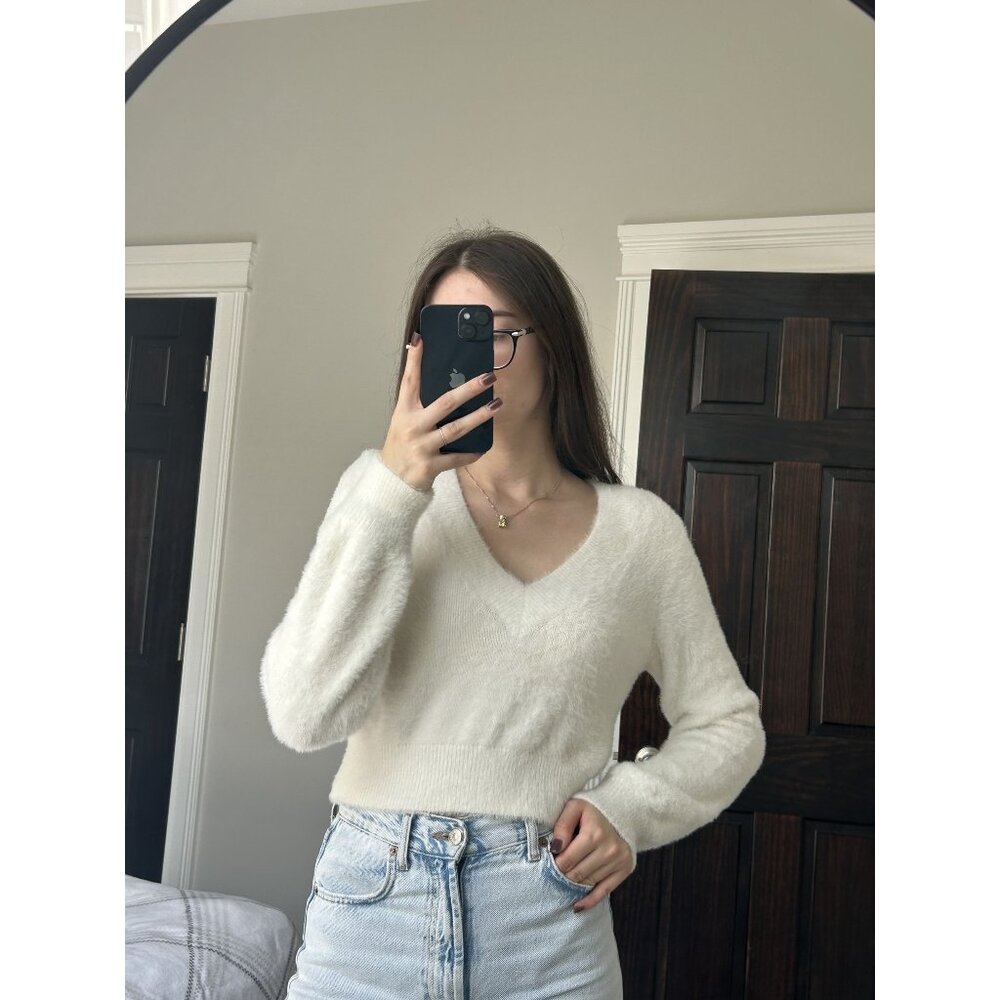White Sunday Best Cropped Sweater Size Small